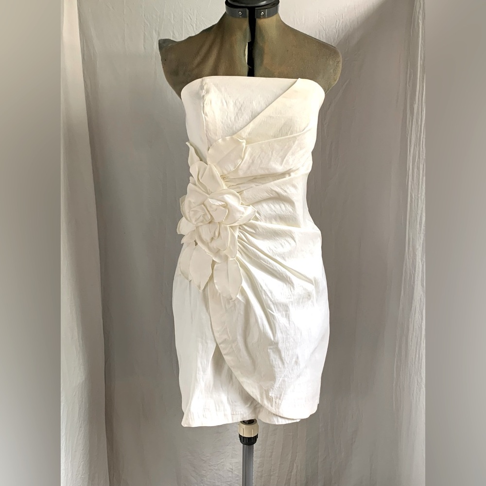 Cache White Strapless Mini Dress with Floral Accent